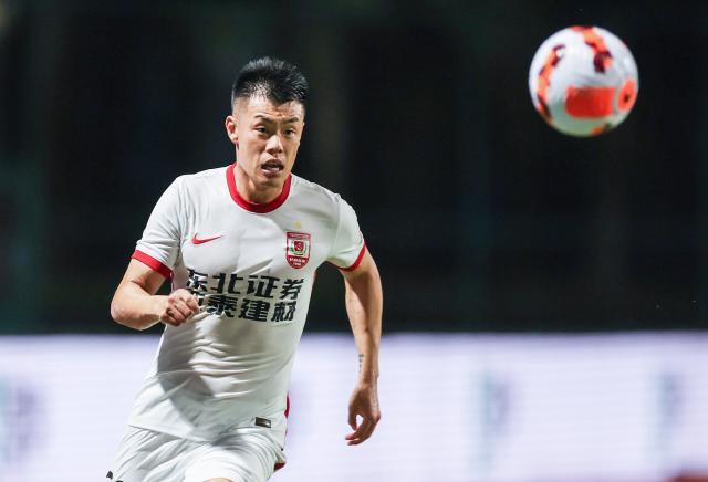 亚泰重奖谭龙：大器晚成！国足年龄最大A级赛进球者