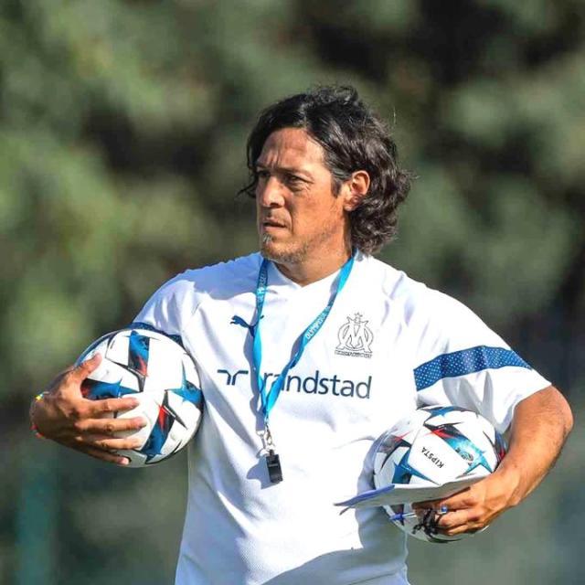 1659404230772074238.jpg 1659404223.jpg