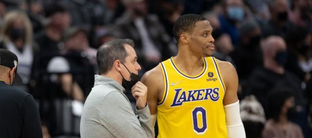 bsport-从薪金维度分析湖人未来 分期裁掉韦少是最优解？